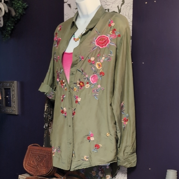 Zara Rainbow Floral Embroidered Button Down Shirt - Picture 2 of 11